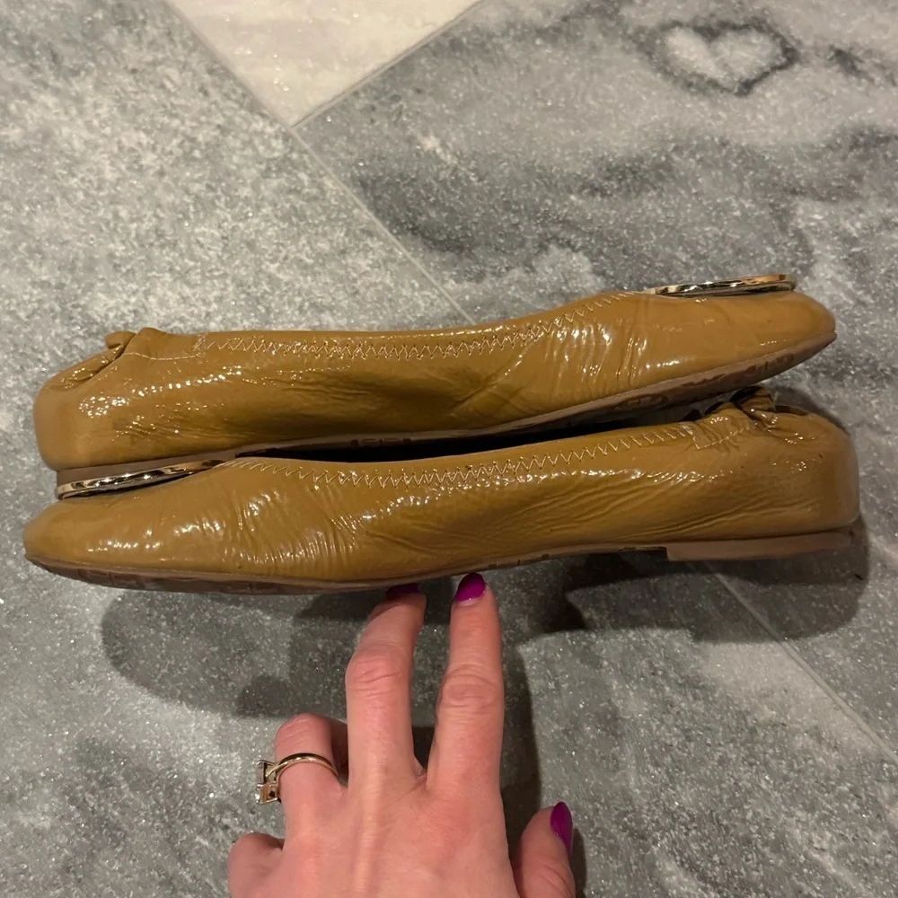 Tory Burch Reva Ballet Flats Brown Patent Gold T Logo Hardware size 9.5